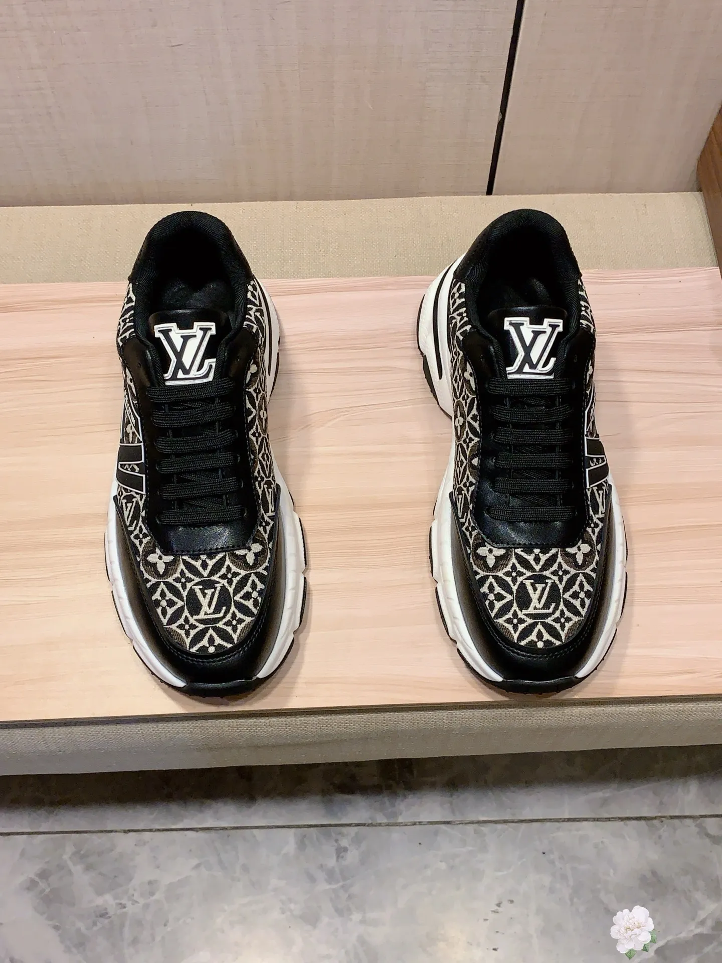 Men's Men's Shoes 💰460💰💰🎩🎩[Lightning][Lightning] "Lv*" The latest and most popular casual shoes, top brands [Seduce] Luxury ~ Purchasing Agency, Top ~ Quality. [Strong] The upper is made of imported breathable cowhide with material ➕ breathable sheepskin feet (•) and fine workmanship. The original stylish and stylish soft rubber wear-resistant and non-slip outsole is light and comfortable on the feet. The real thing looks better when photographed in person. 111: code: 38-44, 3️⃣ colors selected